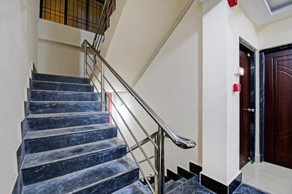 Cuttack Hotel | Hotel O ASHIRBAD PALACE
