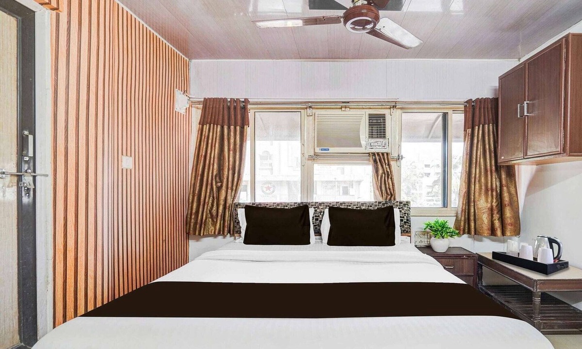 Ahmedabad House | Hotel O Maninagar Railway Station