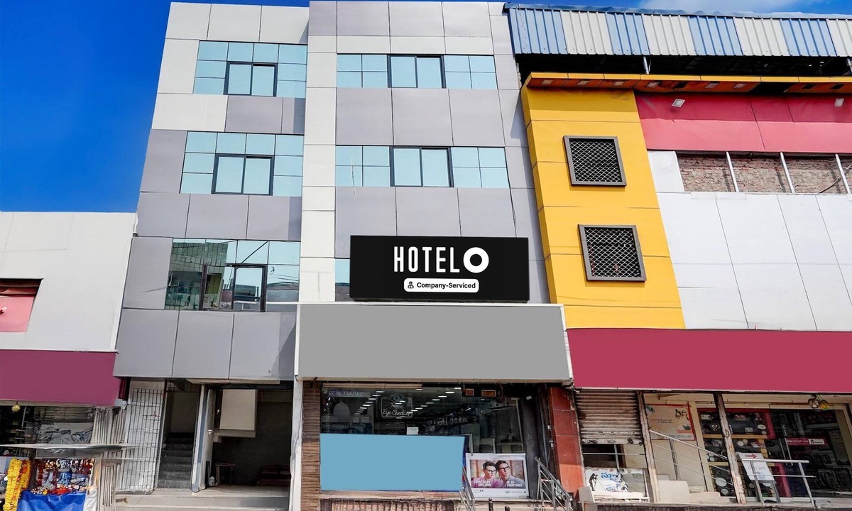Vizianagaram House | Hotel O Pydithalli Ammavari Temple