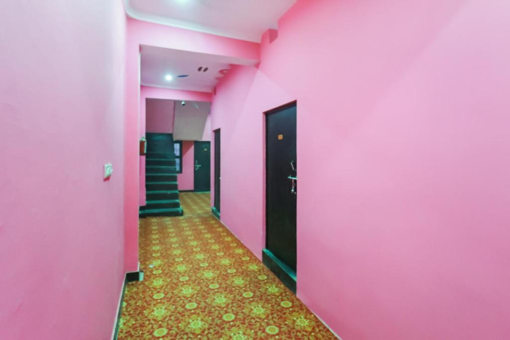 Lucknow Hotel | Hotel O Rajdhani Hotel