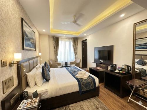 Kaushambi Hotel | Hotel Rajpath Residency 2 Min Walk From Kaushambhi Metro Station