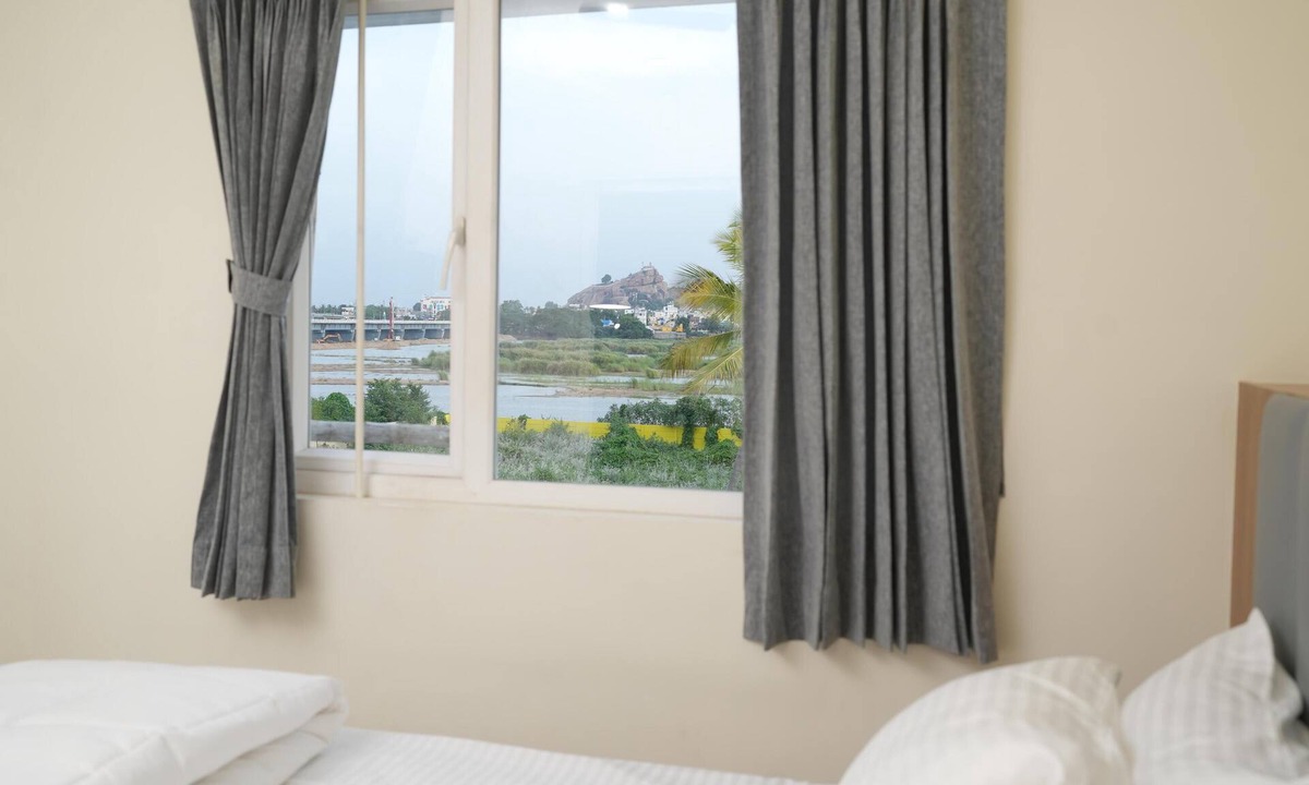 Srirangam Hotel | Hotel River View