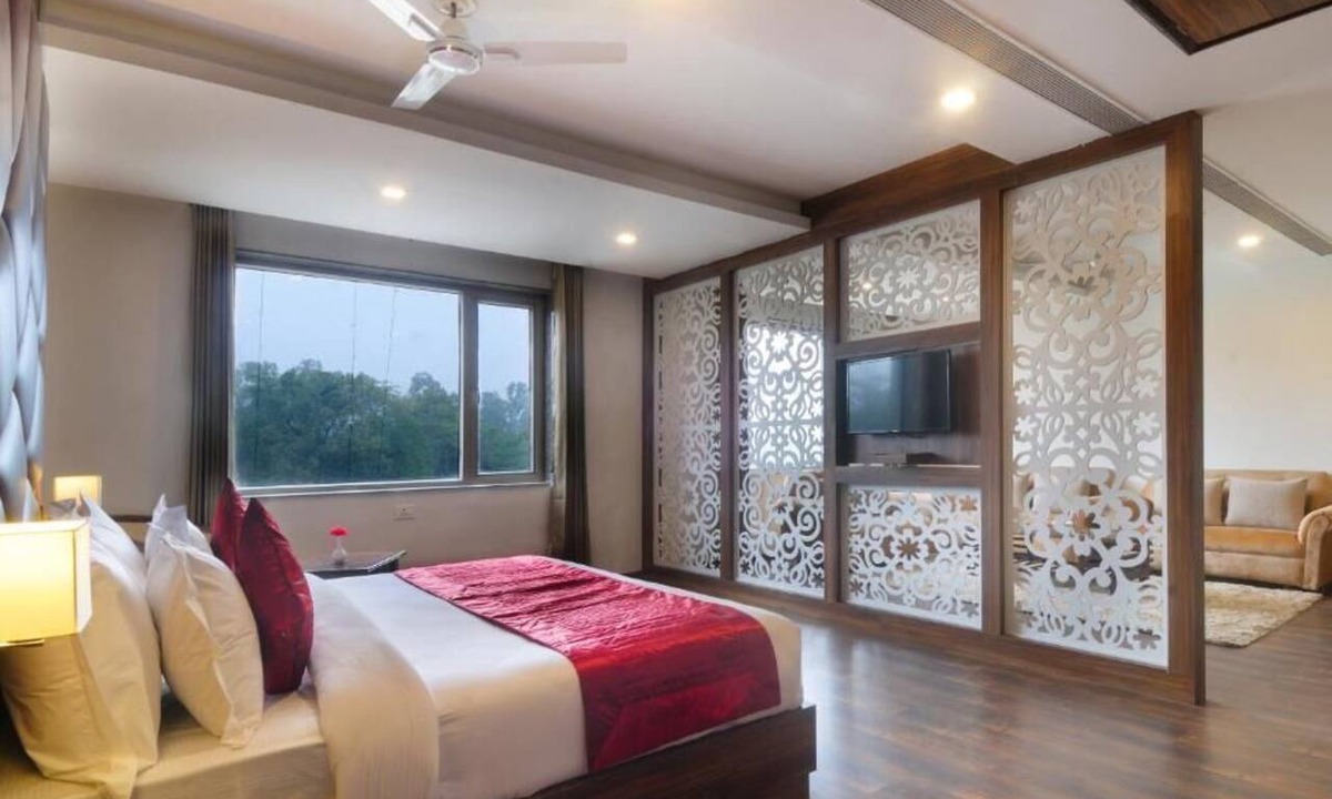 Jwalapur Hotel | Hotel Royal Vrindaban