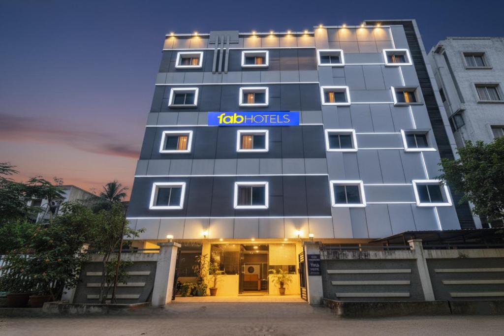 HITEC City Hotel | Hotel Tals Hitech - Nr Jubliee Enclave, Hitech CIty