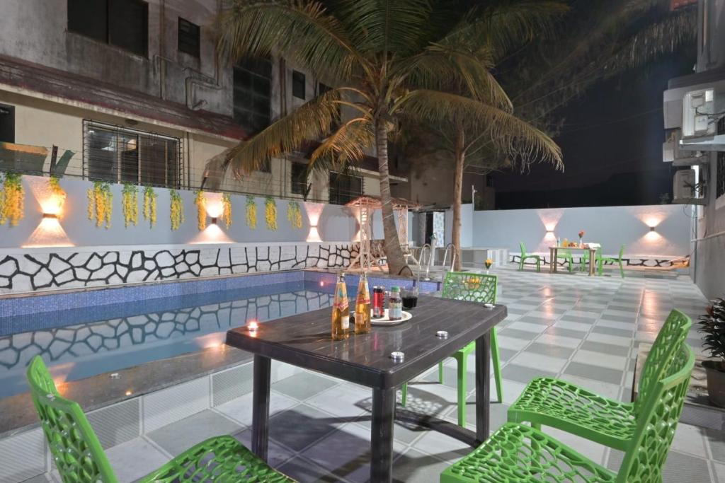 Malavli Villa | II EMPYREAN STAYS II AURA VILLA II 3BHK II AC II LARGE POOL Il