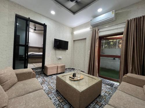 Hauz Khas Village House | Jungle House 1 -71 BNB