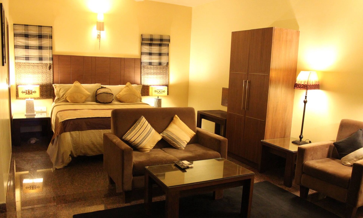 Indiranagar Hotel | juSTa Indiranagar - Bangalore