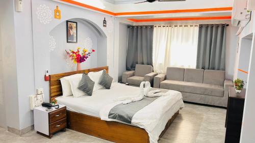 Malad West Bed & Breakfast | Kalpataru Hometel