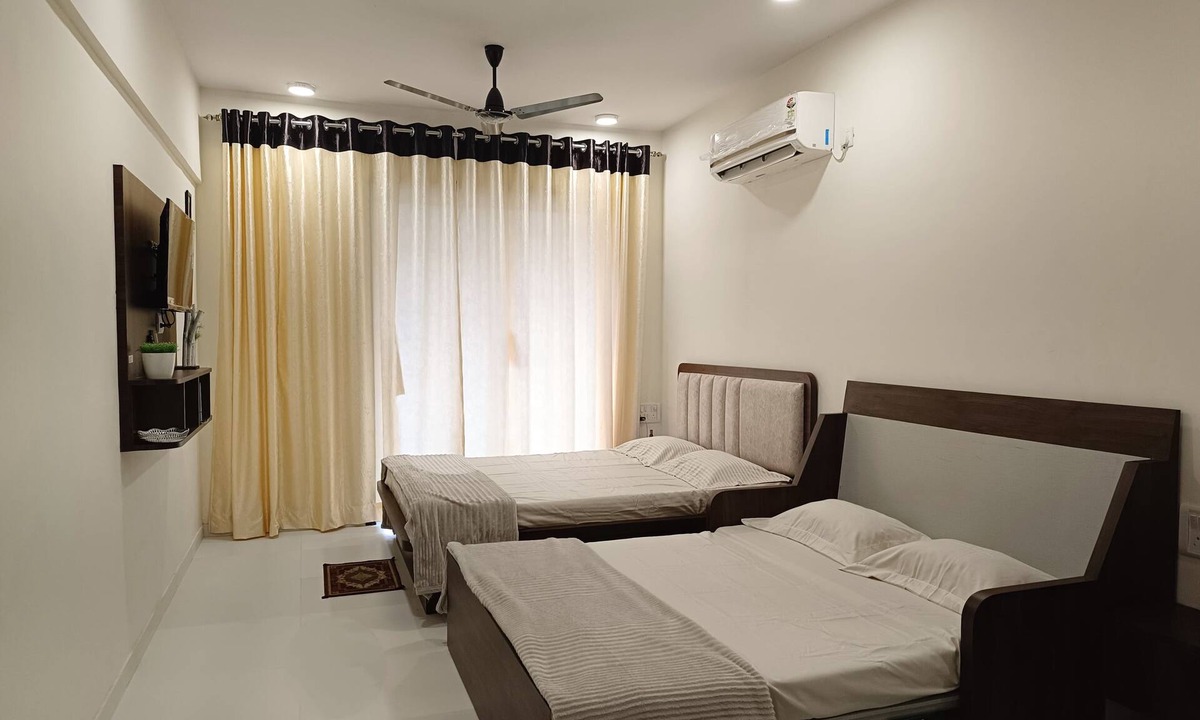 Karjat Apartment | Karjat Poolside Studio | Pvt Balcony | Couples, Friends & Family | Near Mumbai