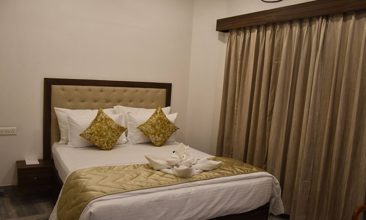 Gangavathi Hotel | Kyriad Sarvesh Gangavathi Hampi