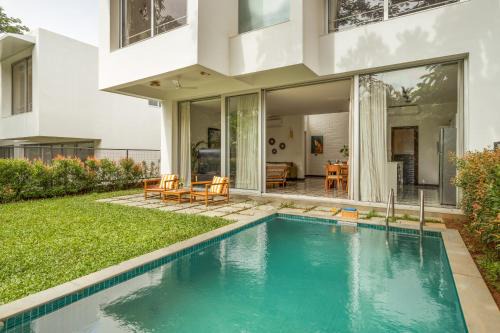 Nerul Villa | La Agueda by The Blue Kite - 2BHK Luxury Villas, 10 mins to Candolim Beach & 5 mins to Casino with Private Pool, Fully Equipped Kitchen, Garden, 24x7 Security & WiFi