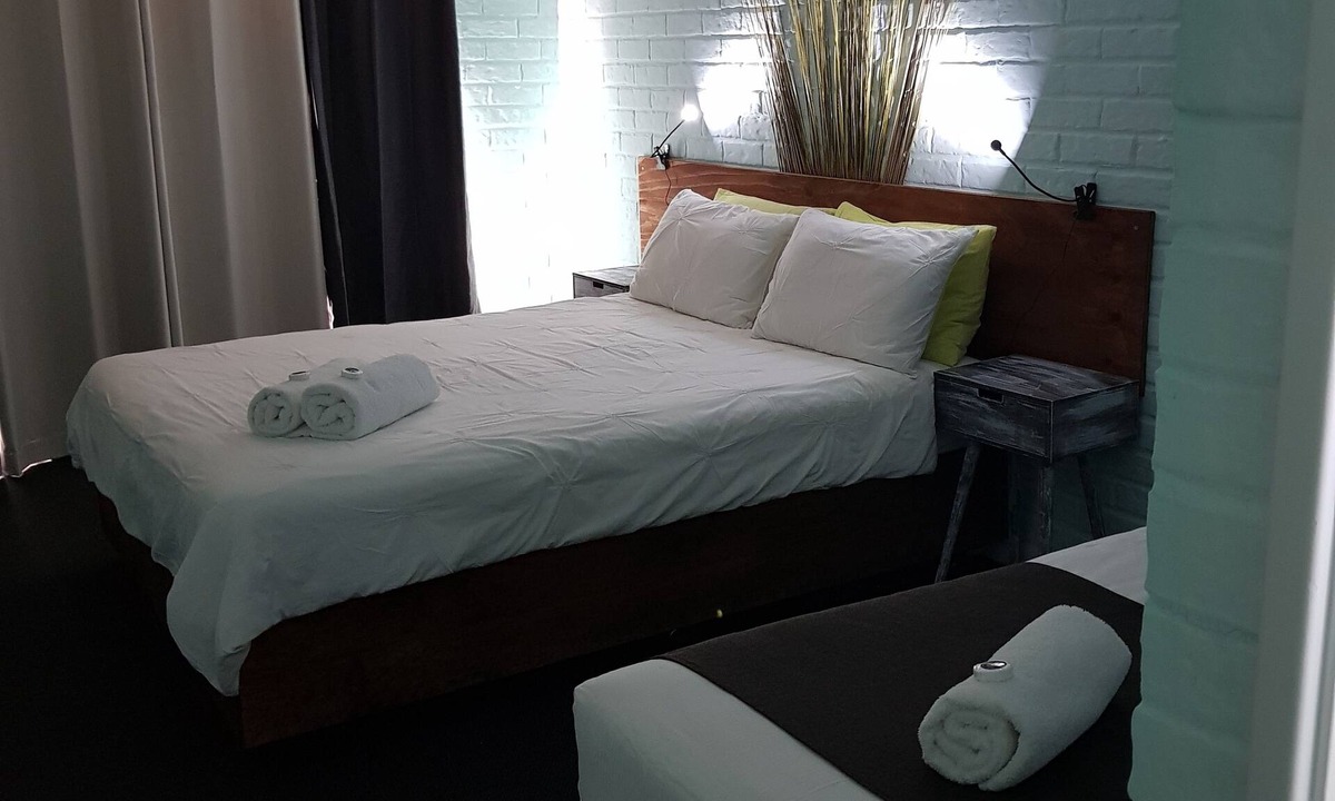 Lancelin Hotel | Lancelin Sands Hotel