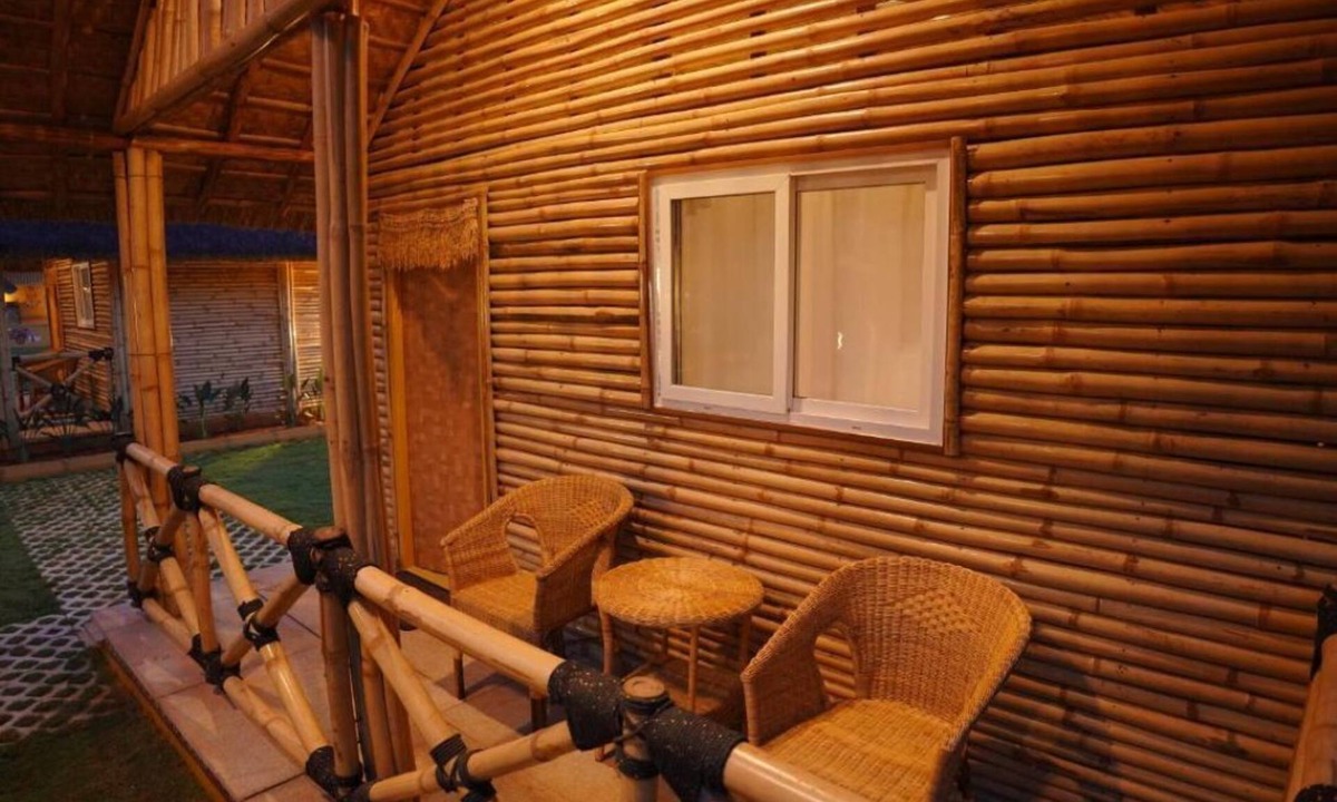 Devanahalli Bed & Breakfast | Maharsh Bamboo Stays near Devanahalli Deluxe Room