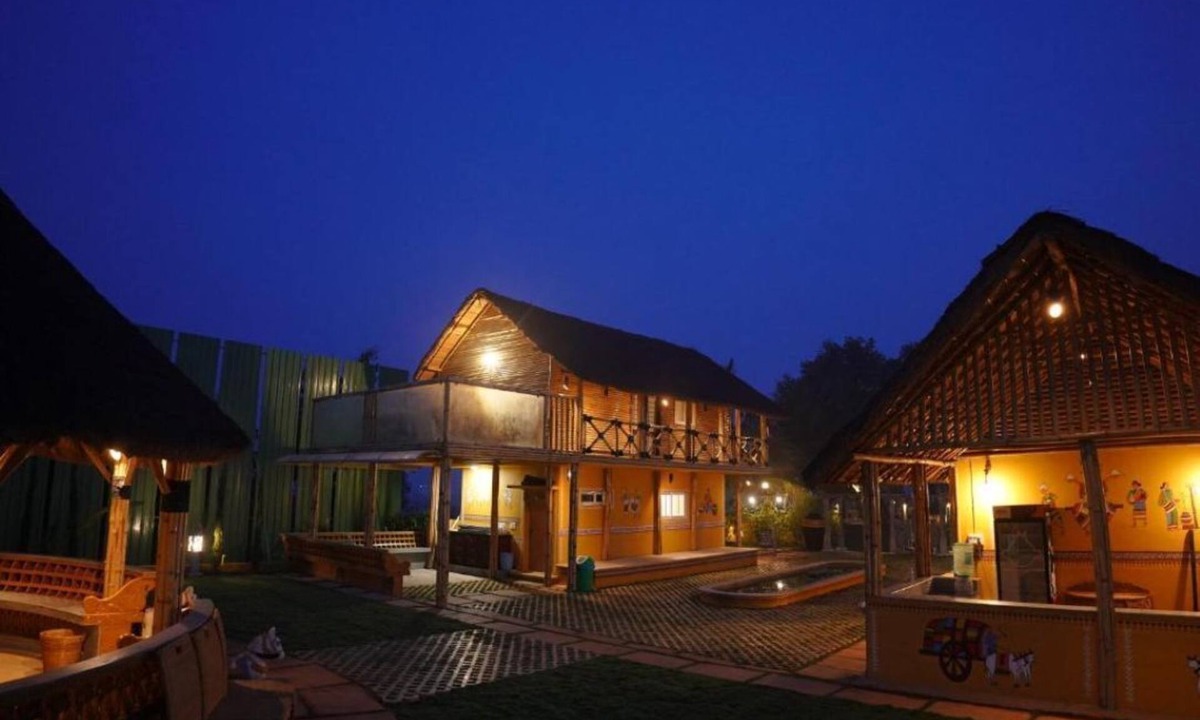 Devanahalli Bed & Breakfast | Maharsh Bamboo Stays near Devanahalli Deluxe Room