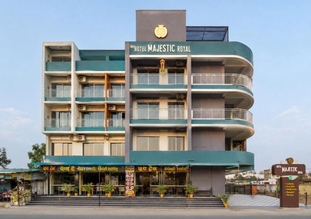 Akalkot Hotel | Majestic Royal by Travel Pleasure Hotels