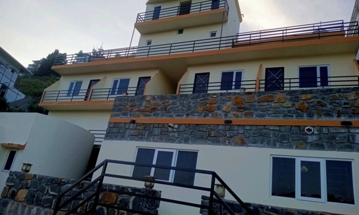 Kodaikanal Bed & Breakfast | Malabar Cottage - 6-BR Boutique Guest House - 26 Pax - Mountain View