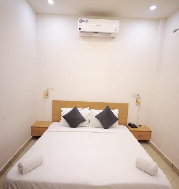 Karnal Hotel | Manat