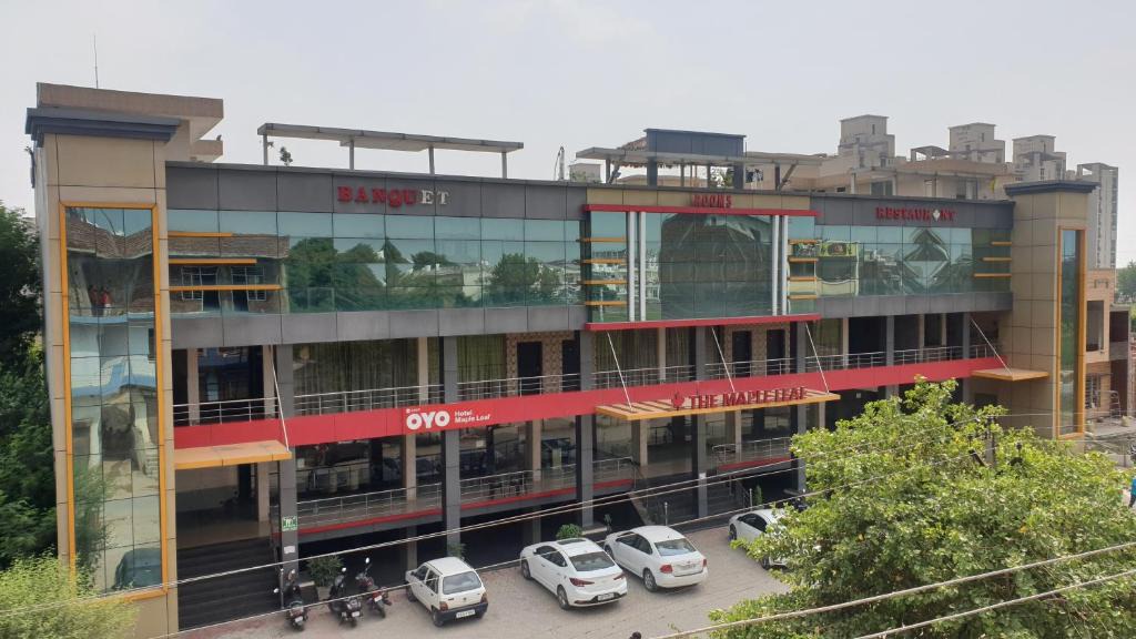 Kharar Hotel | Maple Leaf Hotel