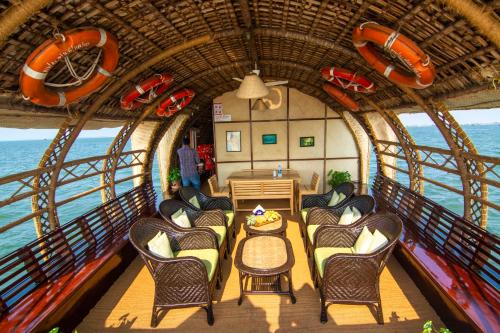 Nedumudy Boat Rental | Marvel Cruise