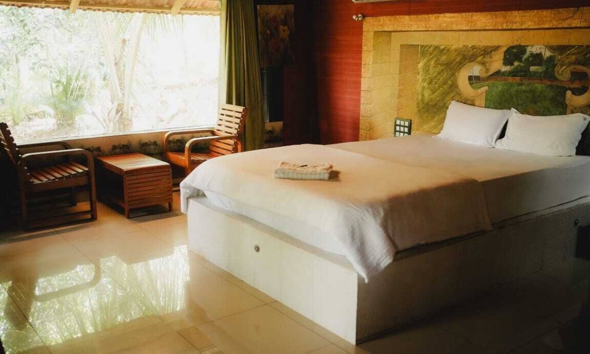Sulthan Bathery Resort | Misty Night Jungle Side Resort