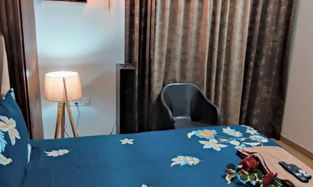 Gurugram Apartment | Modern loft with overlooking city view