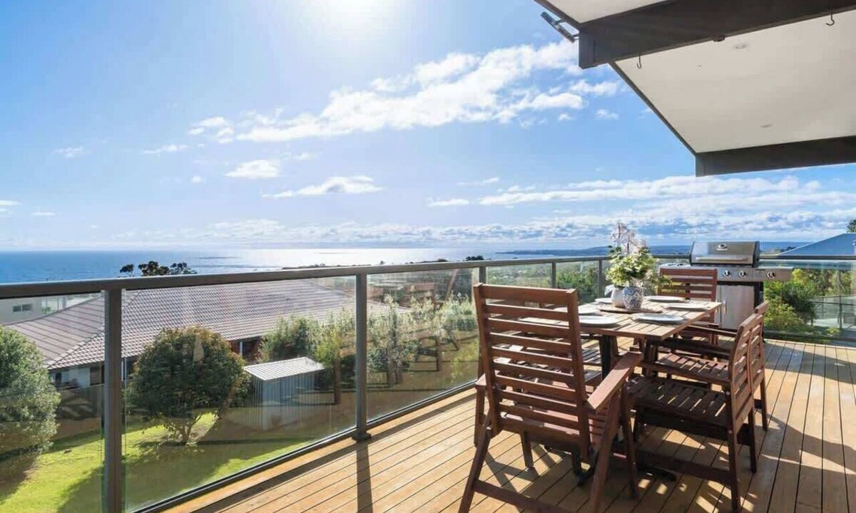 Mount Martha House | Mount Martha Beach House | Bay Views & Games Room