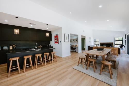 Central Mudgee House | Mudgee Luxury Retreats - Group Getaway near Wineries