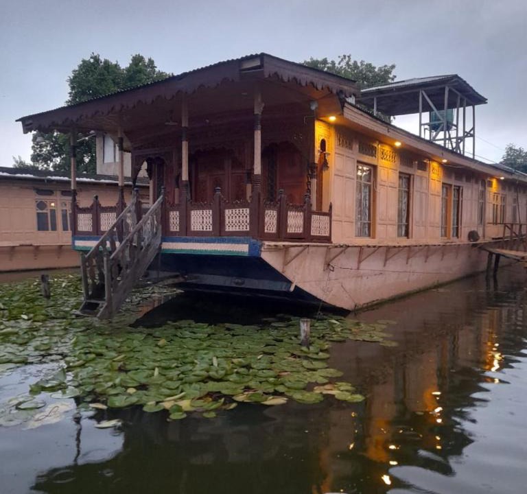 Nagin Bagh Hotel | Mughal suit