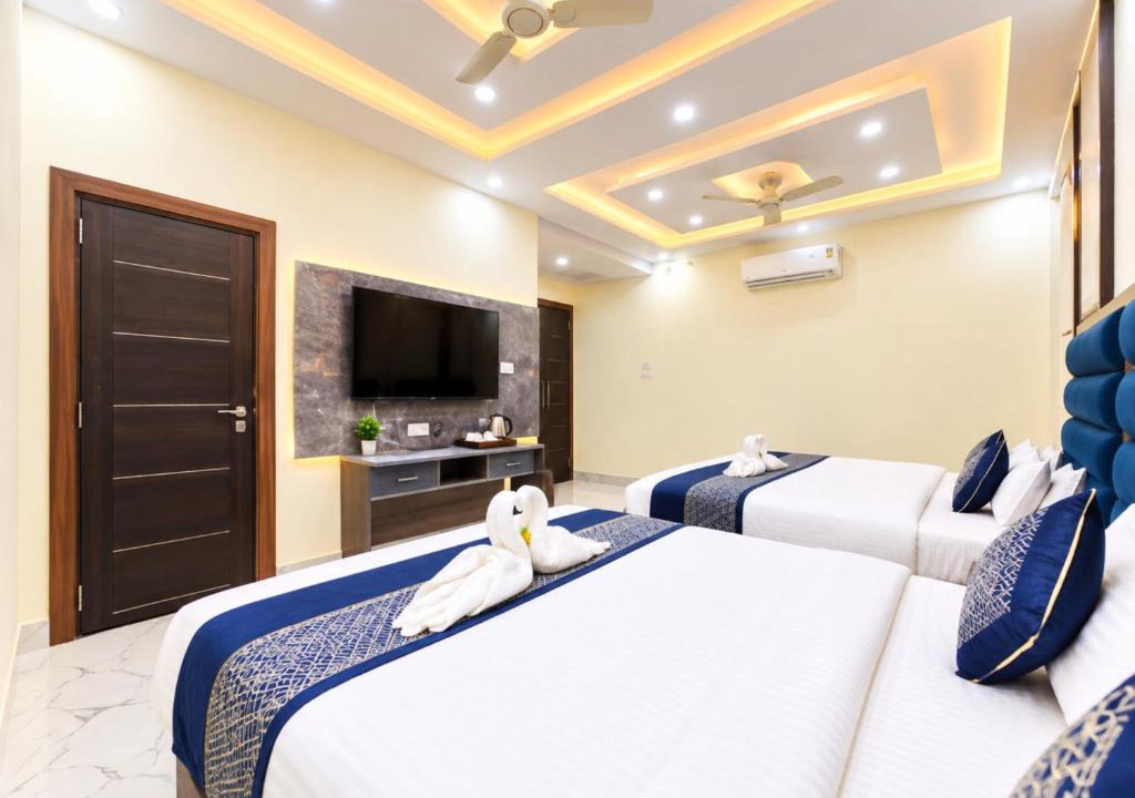 Ayodhya Hotel | Narayan Dham Heritage Retreat Ayodhya Elegant AC Rooms, Free Wi-Fi, Family Comfort & Convenient Stay Near Ram Ki Paidi & Hanuman Garhi