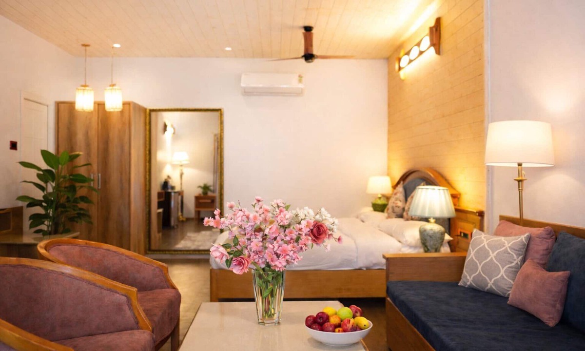Bhimtal Bed & Breakfast | Neelesh Inn - Luxury Lake View Hotel With Swimming Pool On Bhimtal Lake