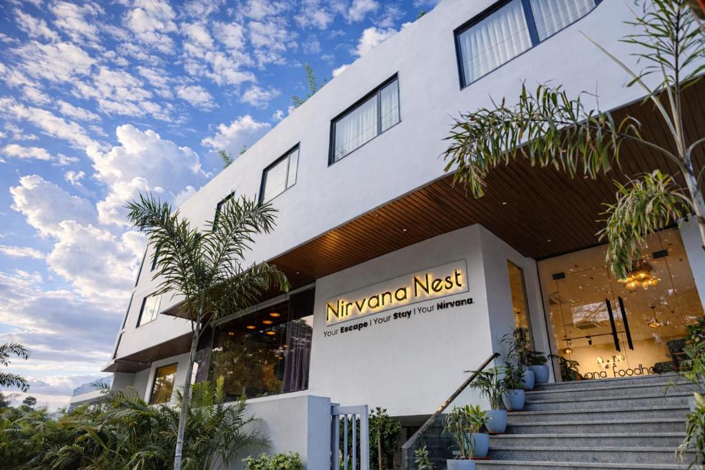 Gomti Nagar Hotel | Nirvana Nest - Corporate Stay, Gomti Nagar, Lucknow