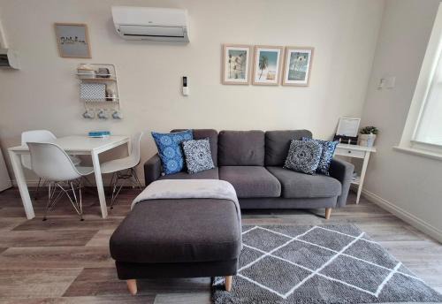 Victor Harbor Apartment | Number 4 Smugglers Inn