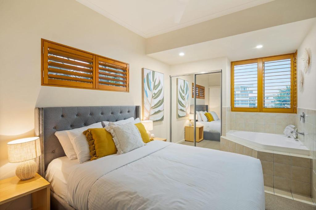 Kings Beach Apartment | Oceanfront Views at Rolling Surf Resort