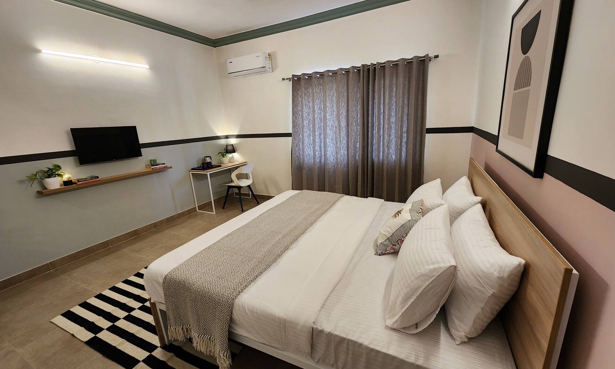 Stage 1 Hotel | Olive Zip Indiranagar Metro by Embassy Group