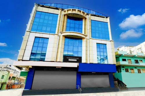 Anantapur Hotel | OYO Townhouse Anantapur Near Srikantam Circle
