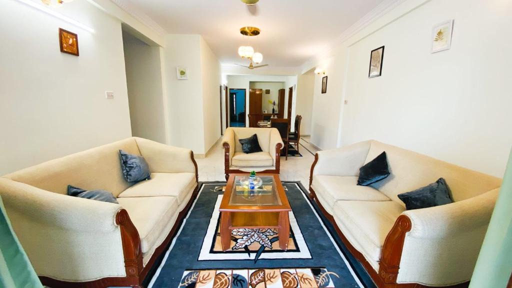 Craig Park Layout Apartment | Parkway Home by JadeCaps 4bhk MG Road Wifi Kitchen