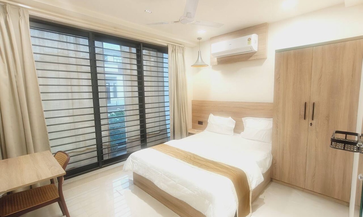 Lucknow House | Peaceful 3 BHK Stay with Premium Amenities