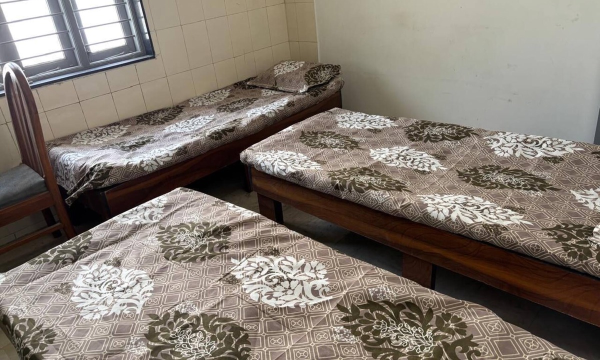 Thaltej Hostel | Pihu Girls PG
