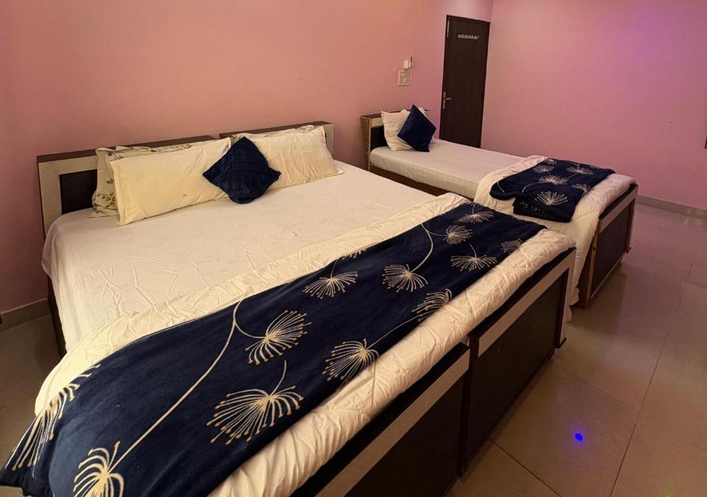 Nahan House | Pine View Guest House