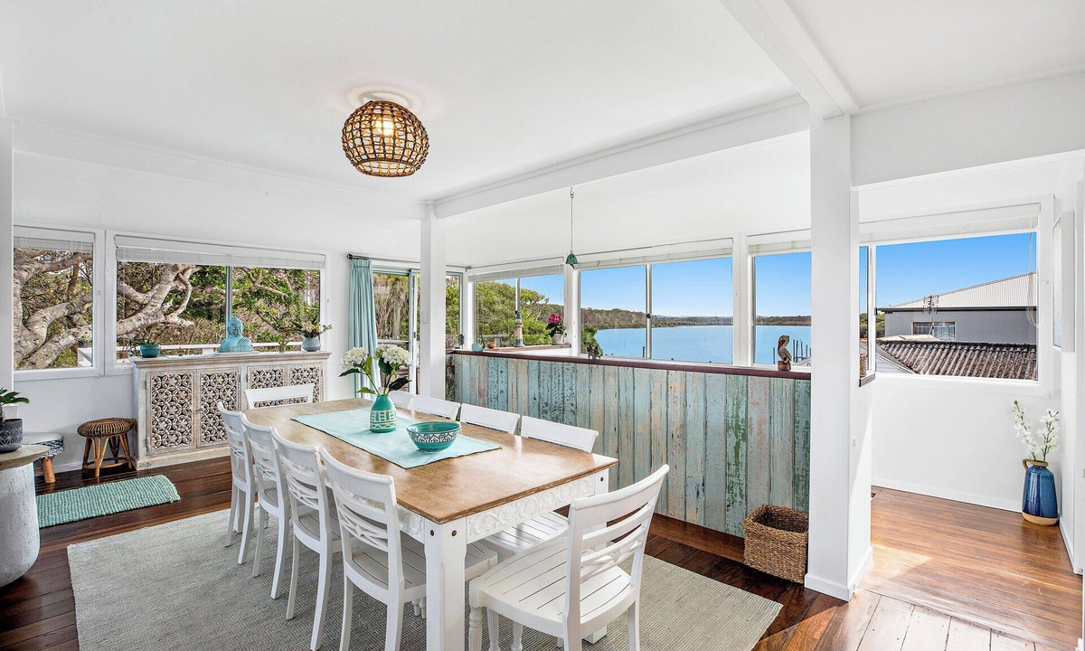 Wooli House | Pipe Dream - River Frontage with Amazing Views