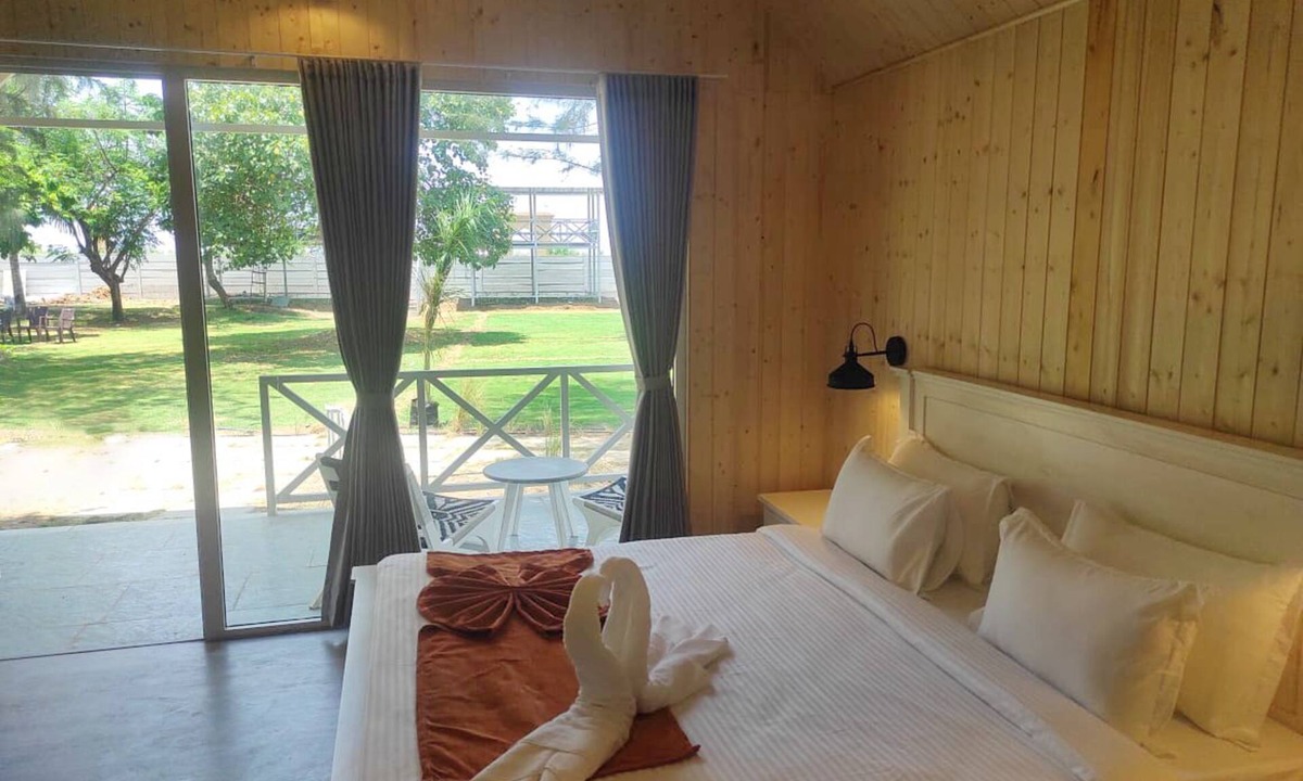 Daman Resort | Praveg Beach Resort Lighthouse Daman