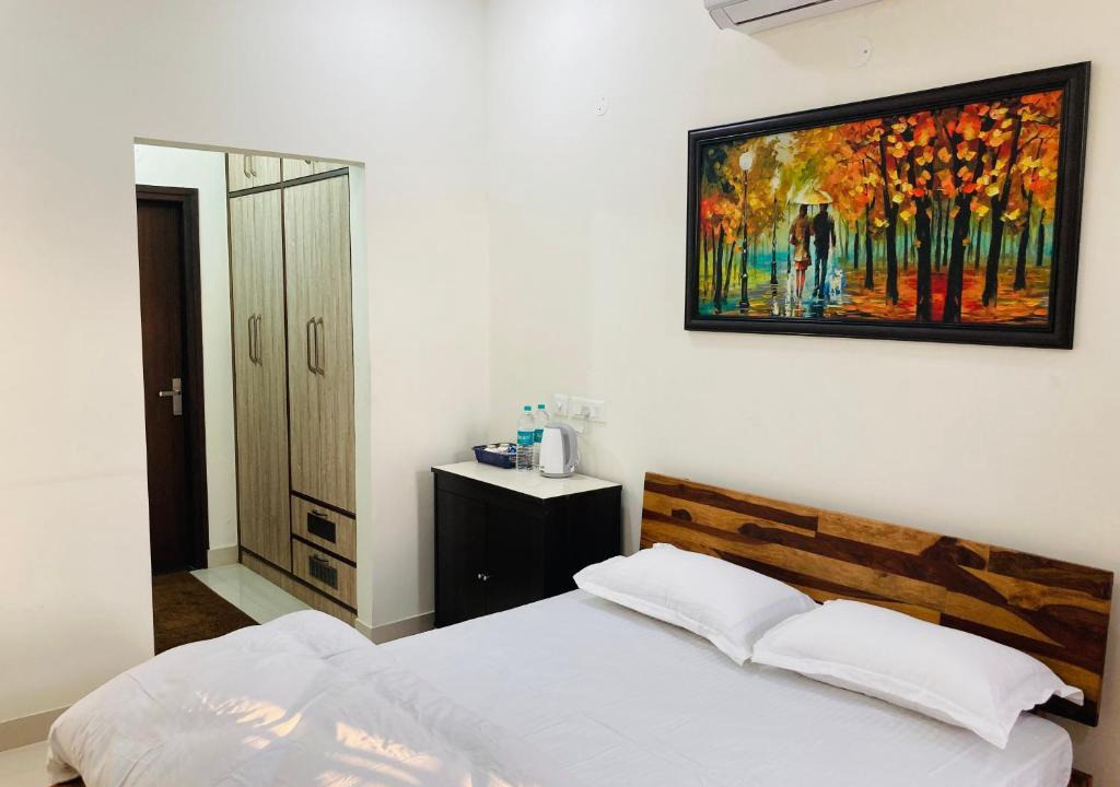 Panchkula Urban Estate House | Private room with balcony, wifi and smart tv