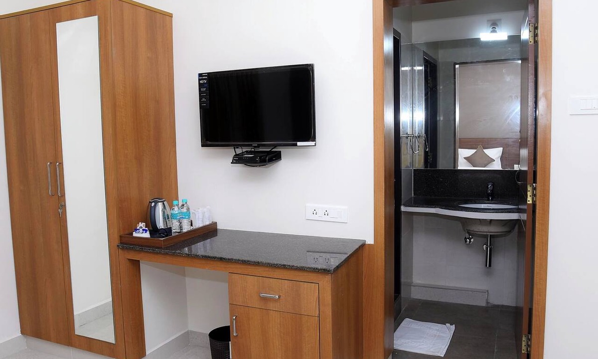 Tiruchanur Hotel | PVK Residency Tirupati - near Temple