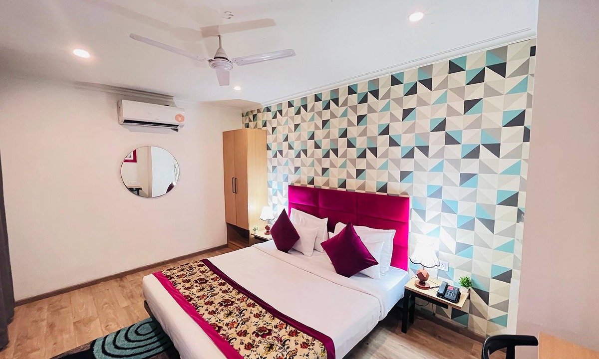 Chhatarpur Hotel | Qotel Comfort Chattarpur- Near Chattarpur Metro