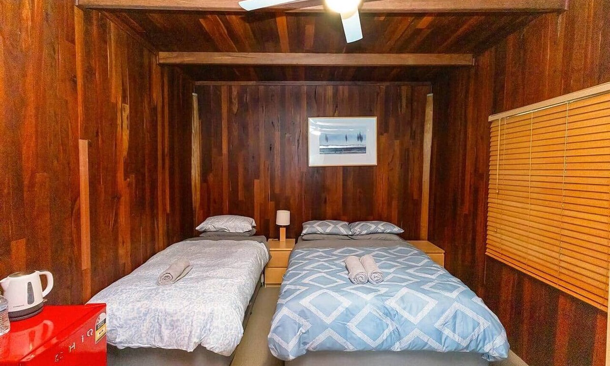 Upper Warren House | Queen & King Single Chalet 7 | Manjimup WA