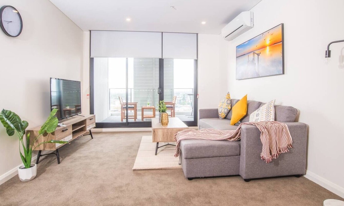 Liverpool Apartment | REFRESHING 2bed2bath APT in Up&Coming Liverpool