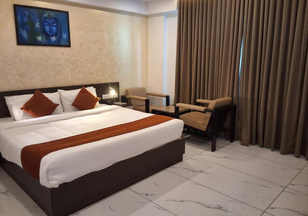Guruvayur Hotel | Renai Sreekrishna
