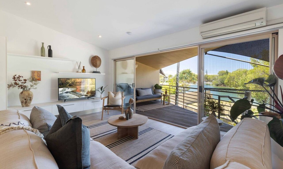 Noosaville Apartment | Riverfront Luxury - Poolside, Near Hastings