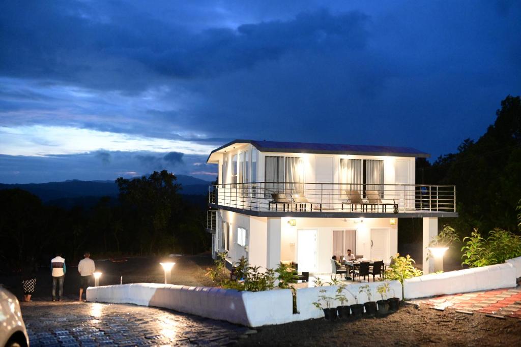 Somvarpet House | RK MOUNT ORCHID FARM STAY Coorg