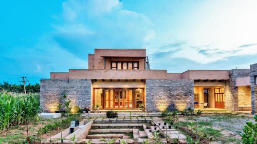 Madakasira Villa | SaffronStays Madhugiri Castle - 3 bedroom & pet friendly
